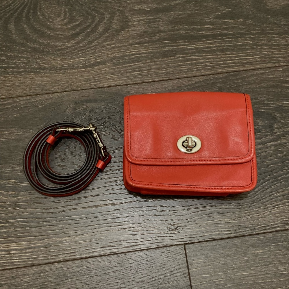 COACH MINI CROSSBODY BAG